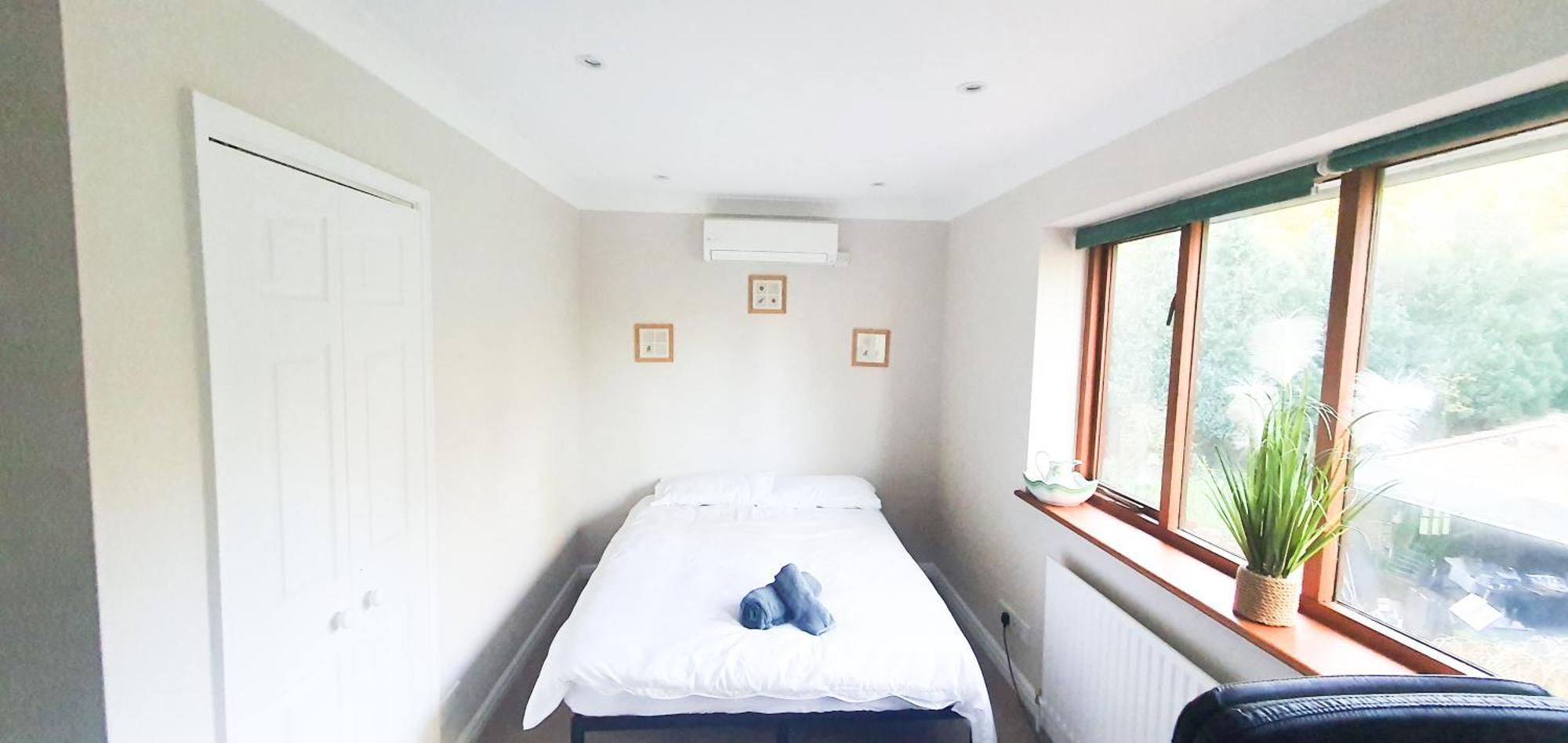 Old Slade Cottage - Train To London 30Mins, Heathrow 15Mins Away,Free Parking - En-Suit Rooms West Drayton  Habitación foto