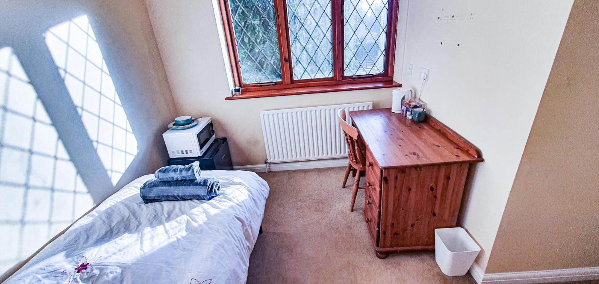 Old Slade Cottage - Train To London 30Mins, Heathrow 15Mins Away,Free Parking - En-Suit Rooms West Drayton  Habitación foto